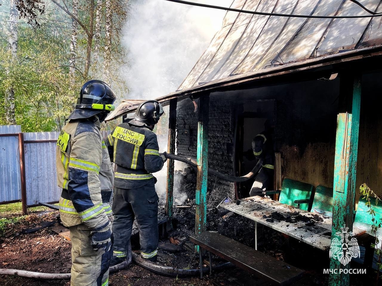 Пожары в жилых домах и надворных постройках.