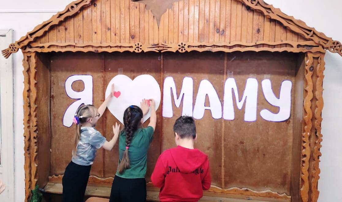 Акция «Мама, я тебя люблю!» объединила сердца Ключевского района.