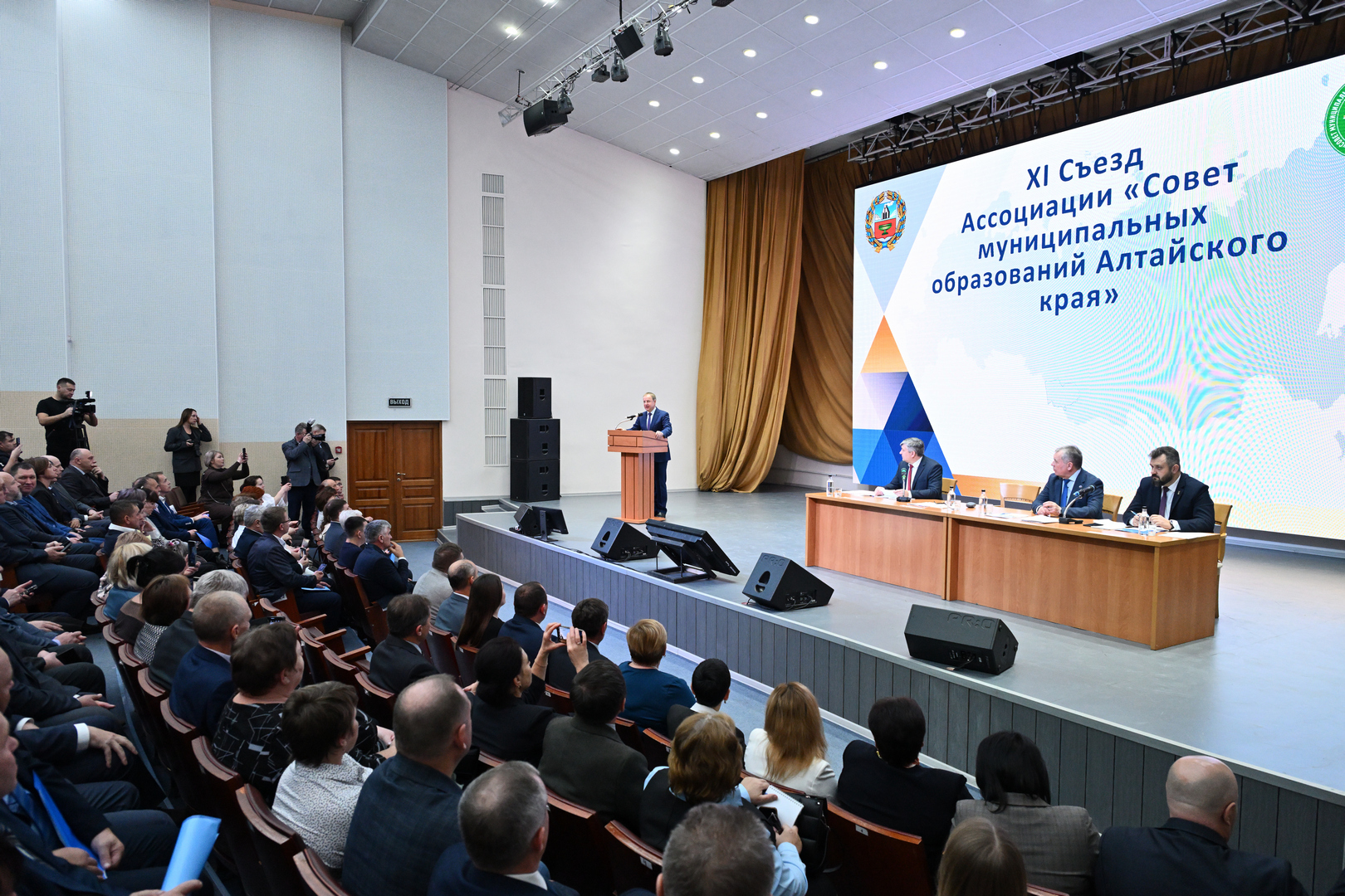 Глава Ключевского района Денис Леснов побывал на ключевых краевых форумах.